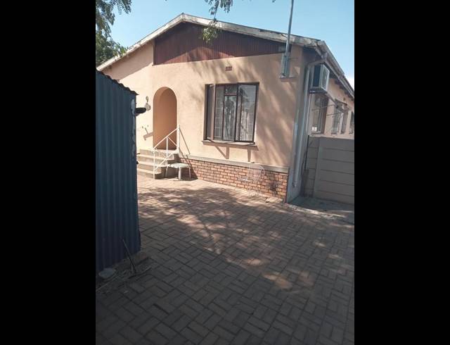 3 BEDROOM HOUSE FOR SALE IN WELLINGTON NORTH